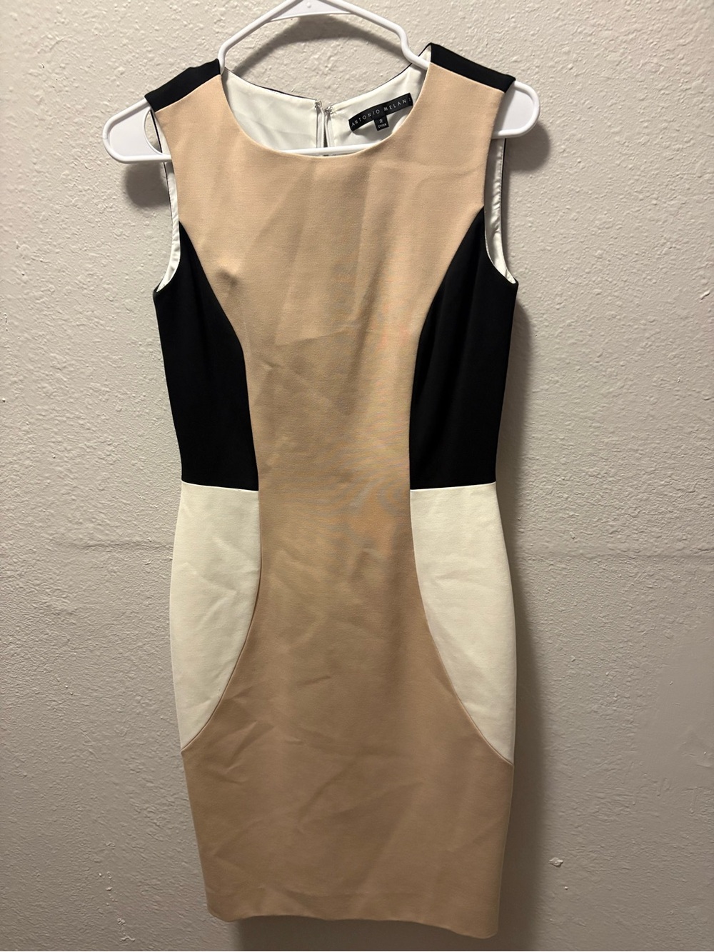 Sleeveless Colorblock Sheath Dress in Beige, Black & White